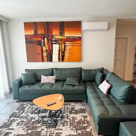 Sea View Penthouse Lejlighed